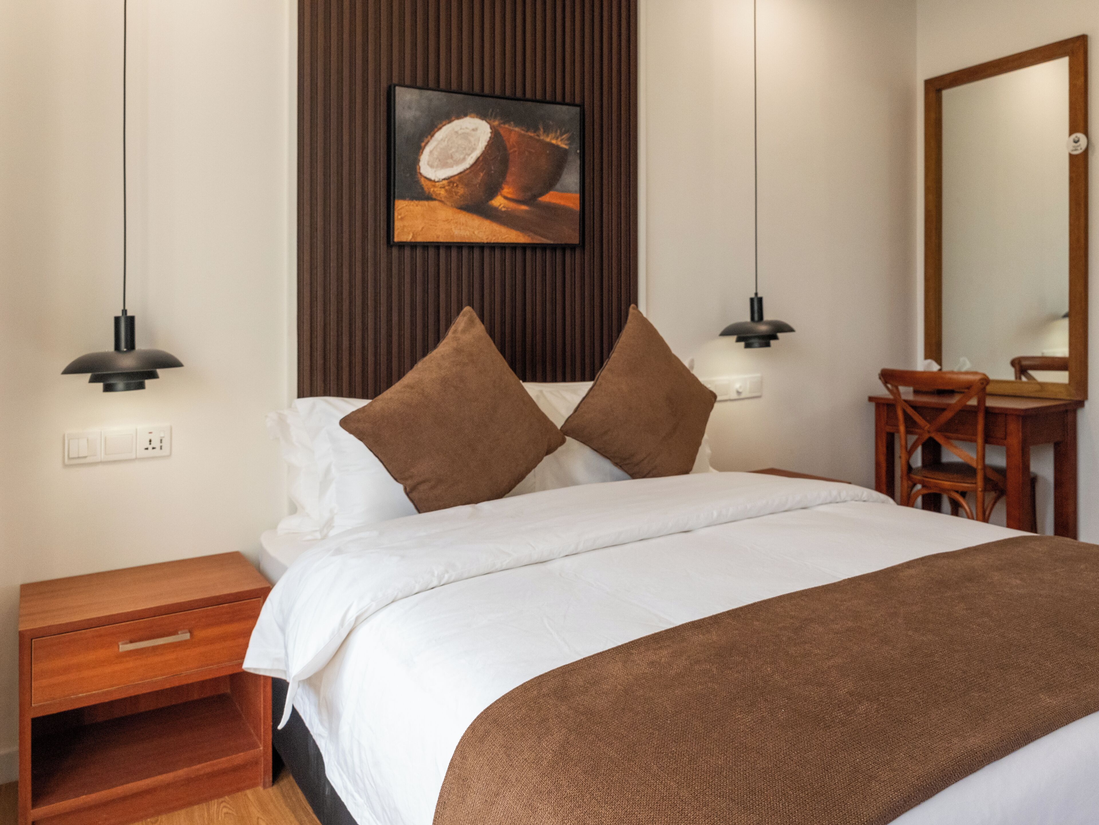 Deluxe Double Room, Balcony, City View | In-room safe, desk, laptop workspace, iron/ironing board (on request)
