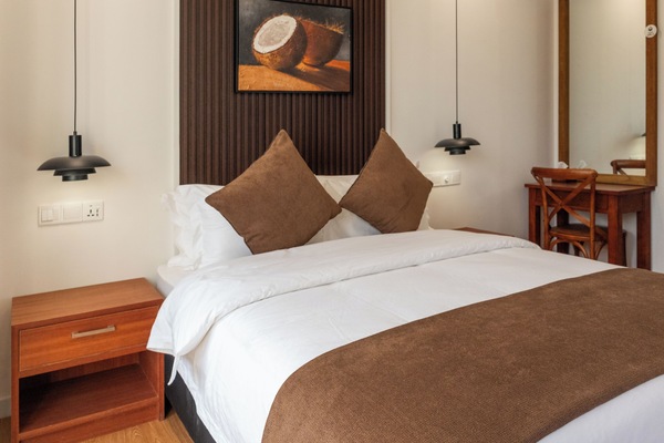 Deluxe Double Room, Balcony, City View | In-room safe, desk, laptop workspace, iron/ironing board (on request)