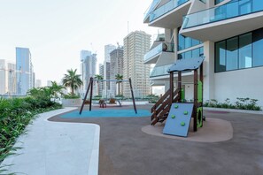 Property amenity - Skyline Luxury Apartment - Private Pool (Dubai)