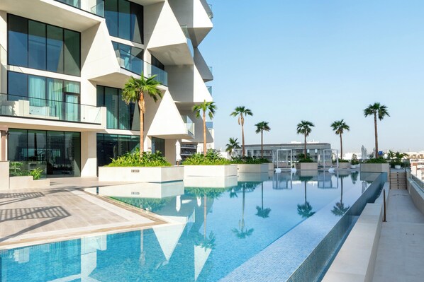 Property amenity - Skyline Luxury Apartment - Private Pool (Dubai)