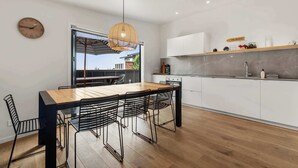 Dining - Up Above The Crescent (Waihi Beach)