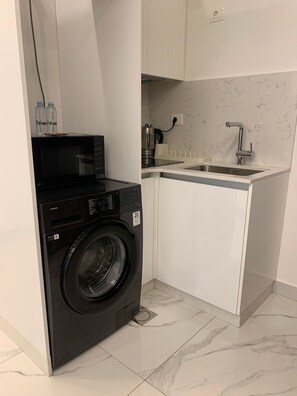 Interior - Boulevard Comfort Haven, apt with stunning veiw (Amman)