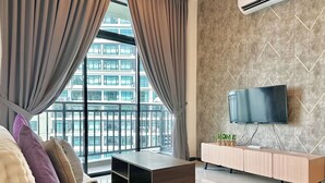 Leilighet – comfort, 2 soverom, balkong, bassengutsikt | Oppholdsområde