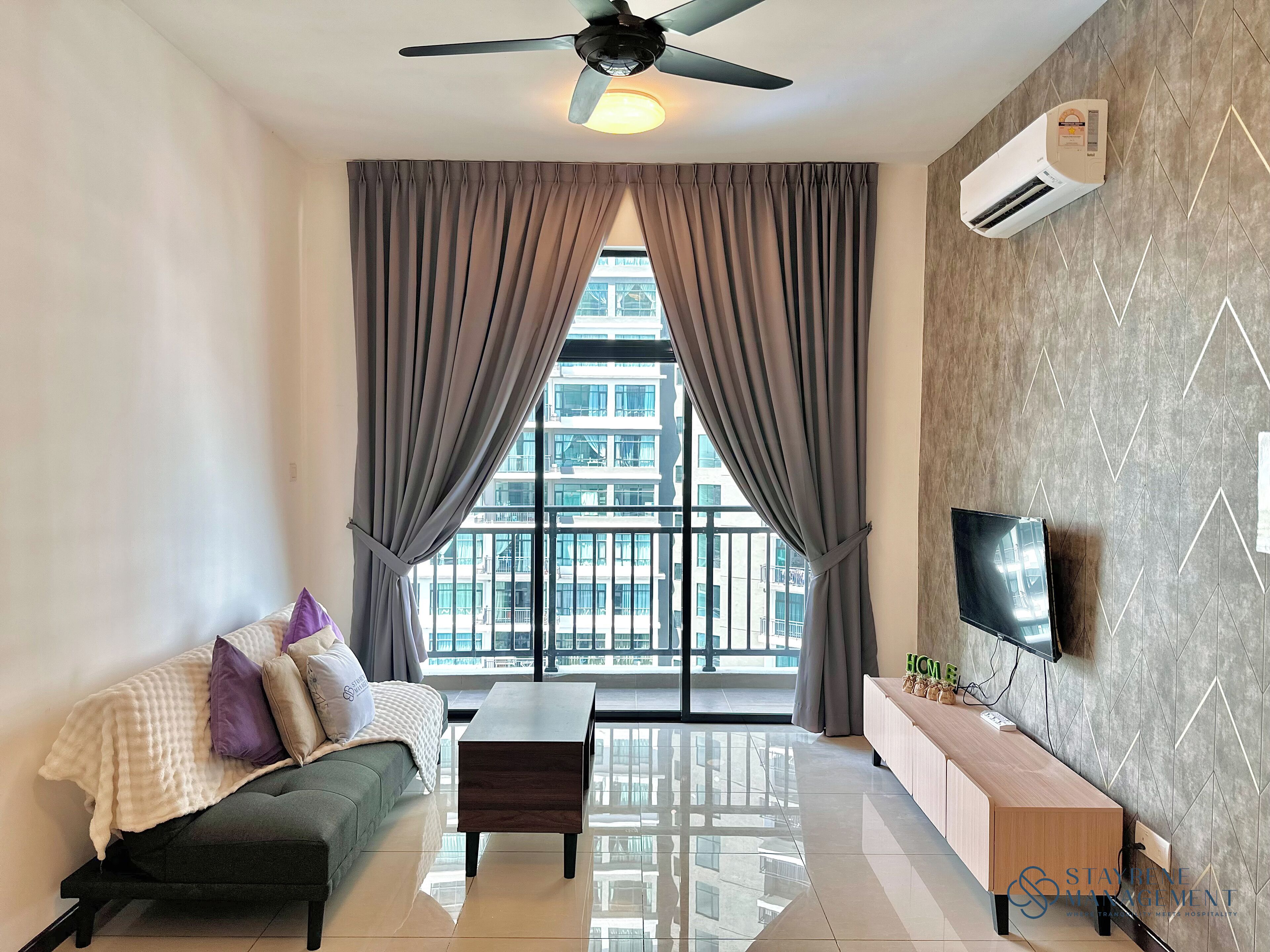 Comfort appartement, 2 slaapkamers, balkon, uitzicht op zwembad | Woonruimte