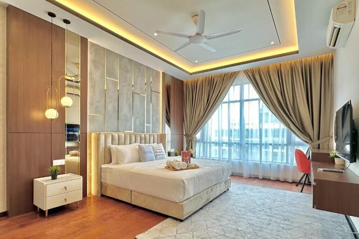 Blackout curtains, iron/ironing board, free WiFi