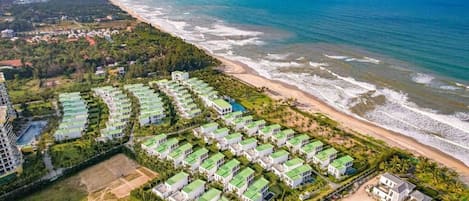 Plage privée, sable blanc, navette gratuite vers la plage