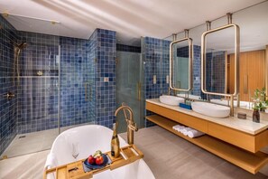 Designer toiletries, hair dryer, bathrobes, slippers - wyndhoian Signature Villas Hoi An (Da Nang)
