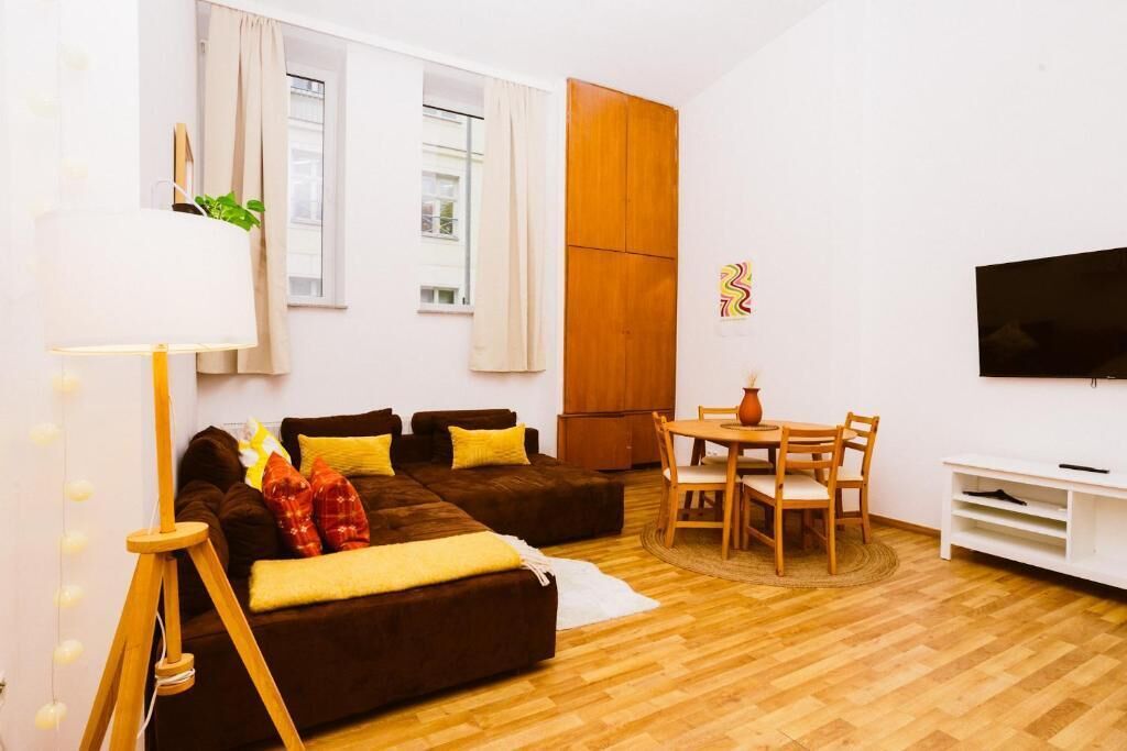 Estudio, vista a la ciudad, planta baja | Área de sala de estar