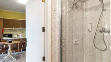 Apartamento, vista para o mar | Banheiro