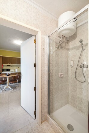 Apartamento, vista para o mar | Banheiro