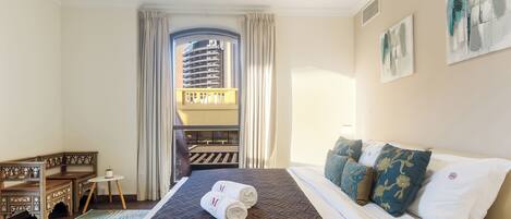 Luxury Apartment | Blackout drapes, iron/ironing board, free WiFi