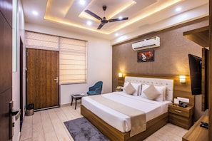 Royal Deluxe | Premium bedding, minibar, desk, laptop workspace - VINN Signature Prime by Vesta (Jaipur)