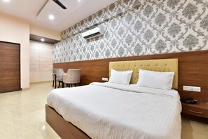 Desk, free WiFi - Vinn Signature Prime by Vesta (Jaipur)