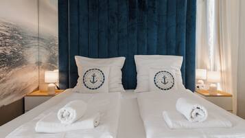 Apartment (30) | Individually decorated, individually furnished, iron/ironing board