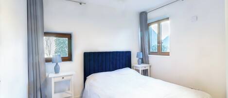 2 soverom, strykejern/-brett, wi-fi og sengetøy