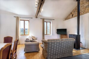Living area - Holiday cottage in the Dordogne – Gite la Grange 24, near Perigueux, Brantome (Saint-Martial-d'Albarède)