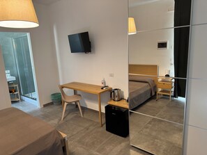 1 bedroom, WiFi, bed sheets - CALALUNGA - Room No. 4 Room with garden view equipped with all comforts (Puglia)