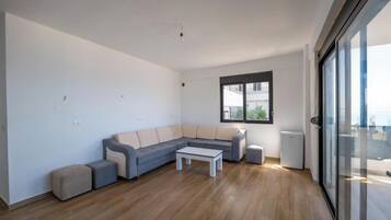 Hypo-allergenic bedding, soundproofing, free WiFi, bed sheets