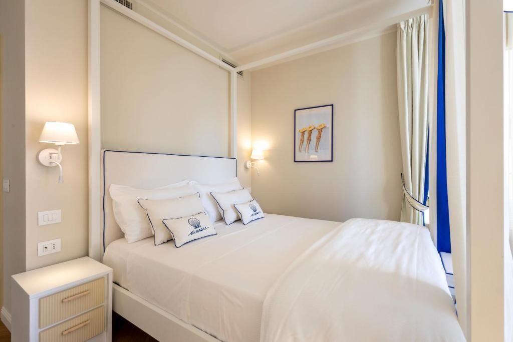 Junior Suite, Sea View | In-room safe, blackout drapes, soundproofing, free WiFi
