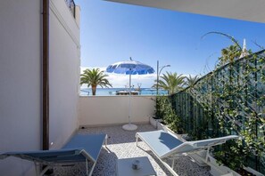 Junior Suite, Sea View | Terrace/patio - A mare Boutique Hotel & Spa (Pietra Ligure)