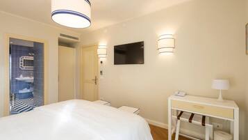 Doppia Deluxe, vista mare | Una cassaforte in camera, tende oscuranti, insonorizzazione