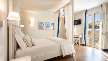 Suite Junior, vista mare | Una cassaforte in camera, tende oscuranti, insonorizzazione