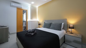 Unclassified image, 4 of 25, button - Serene 2BR Penthouse - Sea View Terrace (St. Paul's Bay)
