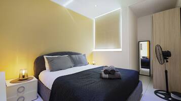 Cortinas blackout, tabla de planchar con plancha y wifi gratis