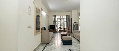 Standard Apartment, Balcony, City View | Living area