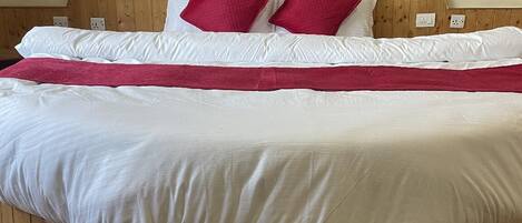 Honeymoon Suite, City View | Desk, laptop workspace, free WiFi