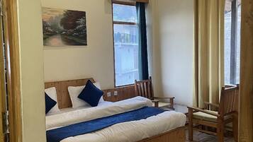 Superior Room, City View | Desk, laptop workspace, free WiFi