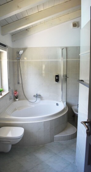 Superior Suite, Balcony | Bathroom - Hotel Villa Mala Porec (Porec)