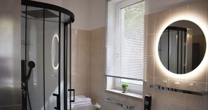 Superior Suite, 1 Bedroom, Patio | Bathroom - Hotel Villa Mala Porec (Porec)