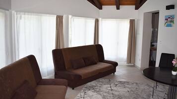 Superior Suite, Balcony | In-room safe, free WiFi, bed sheets