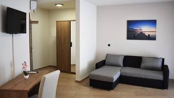 Double Room, Balcony | In-room safe, free WiFi, bed sheets