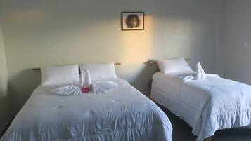 Bureau, espace de travail pour ordinateur portable