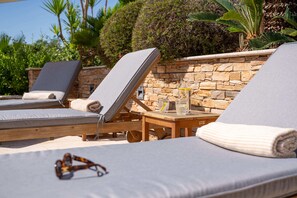 Terrace/patio - Villa with vineyard and sea view (La Croix-Valmer)