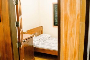 6 habitaciones, tabla de planchar con plancha, wifi y ropa de cama