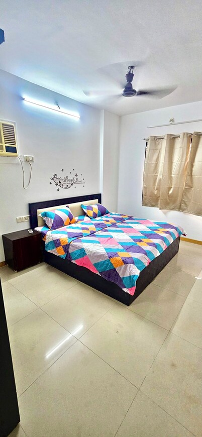 Luxury Spacious 2BHK in Prime Location Mumbai and Fast WiFi