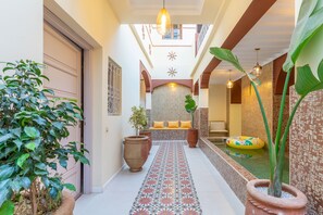 Interior - Casa Diego, Riad 6 rooms, central, ideal for groups & families (Marrakech)