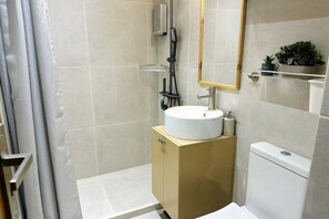 Shower - Nomas Home Kalyves • Beachfront Sea Views, Modern Comfort Steps from the Center (Chania)