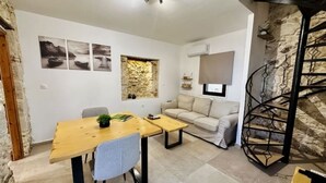 Unclassified image, 4 of 25, button - Nomas Home Kalyves • Beachfront Sea Views, Modern Comfort Steps from the Center (Chania)