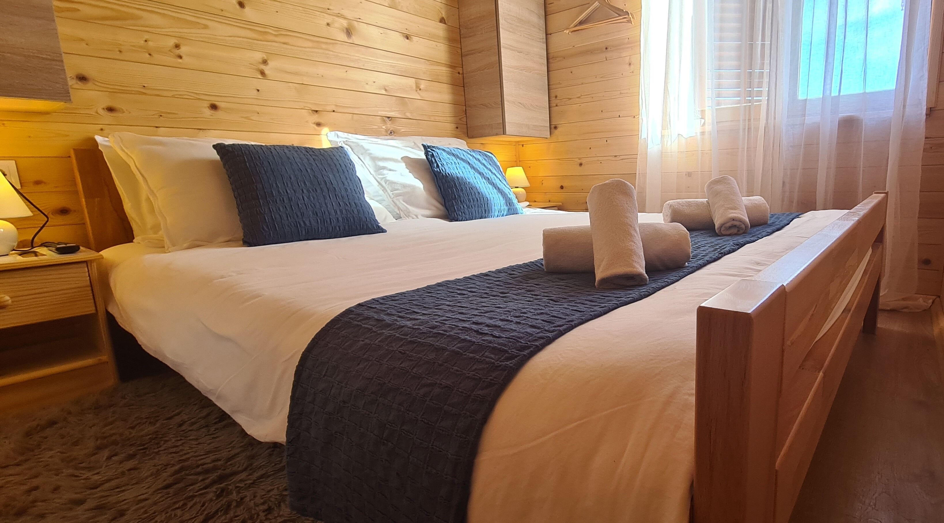 4 habitaciones, caja de seguridad en la habitación y cuna de viaje 