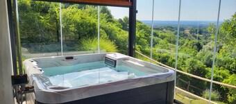 Mountain Villa Carin - New 4BR Home in Nature with Jacuzzi & Panoramic Views