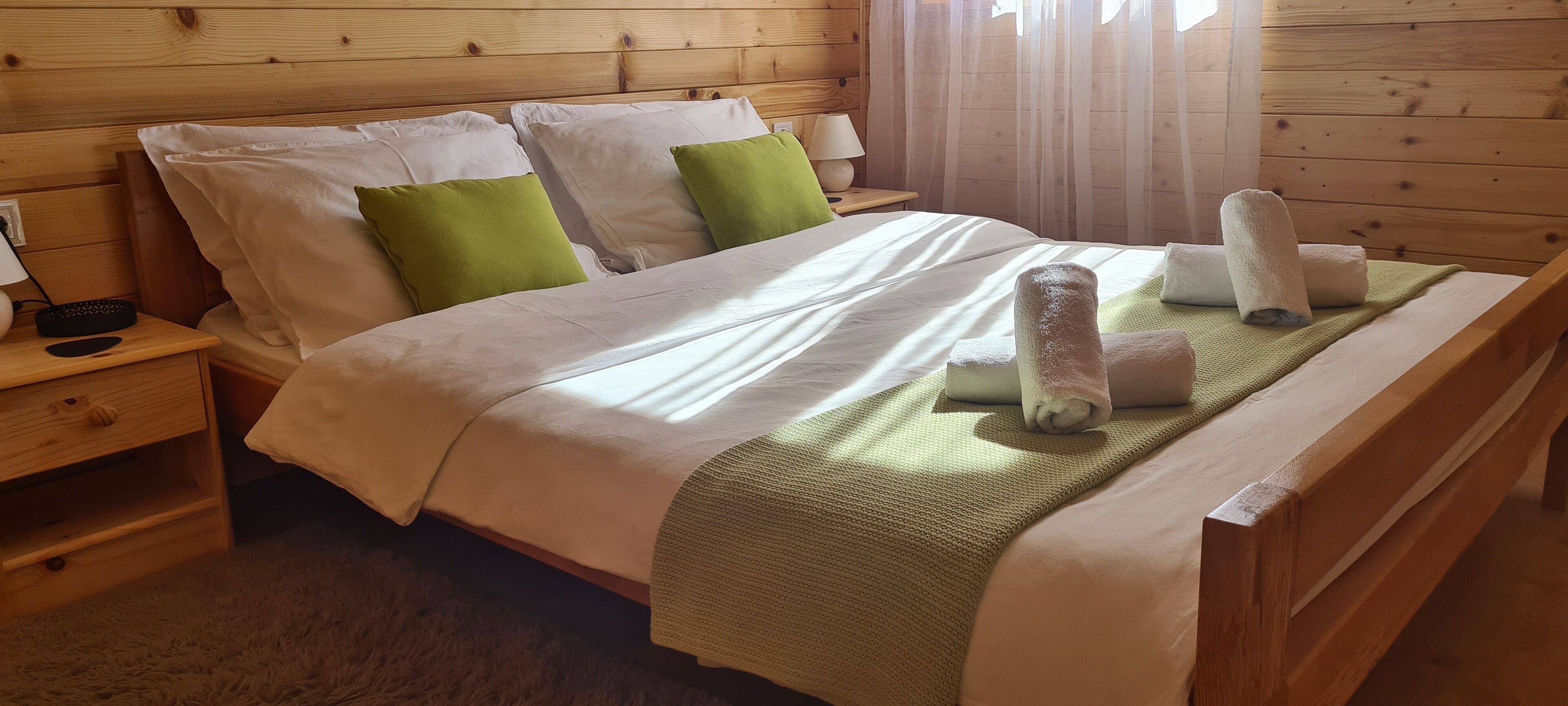 4 bedrooms, in-room safe, travel cot, free WiFi