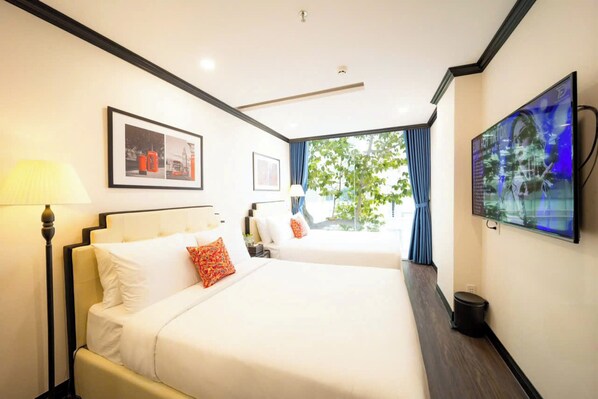 Basic Quadruple Room | Free WiFi - Lover Luxury Hotel (Thanh pho Ho Chi Minh)