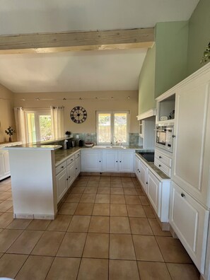 Private kitchen - Villa with pool & large shaded terrace - Provence, absolute calm! (Mollans-sur-Ouvèze)