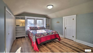 6 bedrooms, WiFi, bed sheets - Spacious Ogallala Retreat w/ Game Room & Fire Pit (Ogallala)