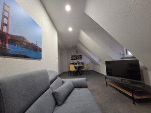 Living area - Comfortable, 2 room -75m², large apartment in Margetshöchheim - center (Margetshöchheim)