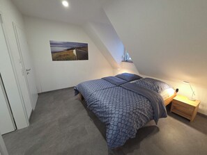 Iron/ironing board, WiFi, bed sheets - Comfortable, 2 room -75m², large apartment in Margetshöchheim - center (Margetshöchheim)